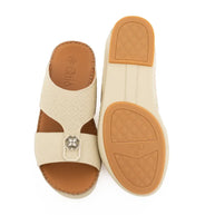 صنادل عربية من الجلد الطبيعي