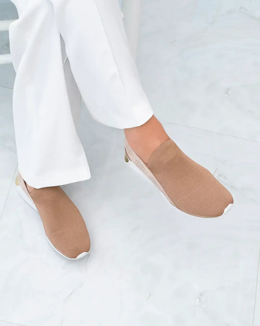 Lightweight Slip-on Knitted Sneakers