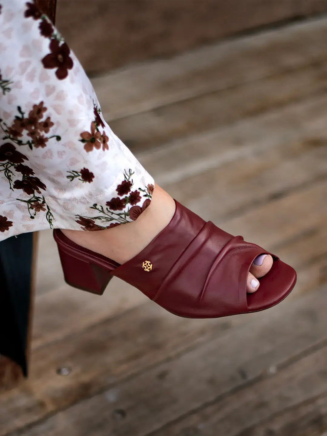 Chic Soft Leather Block Heel Slipper for Women