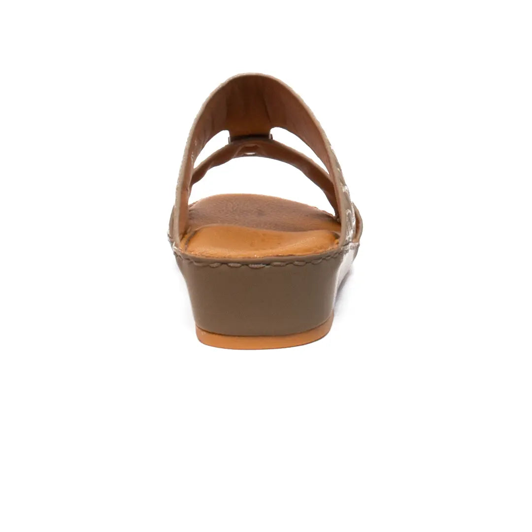 Kids-Genuine-Calf-Leather-Arabic-Slippers-in-Rubber-Finish