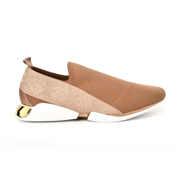 Lightweight Slip-on Knitted Sneakers