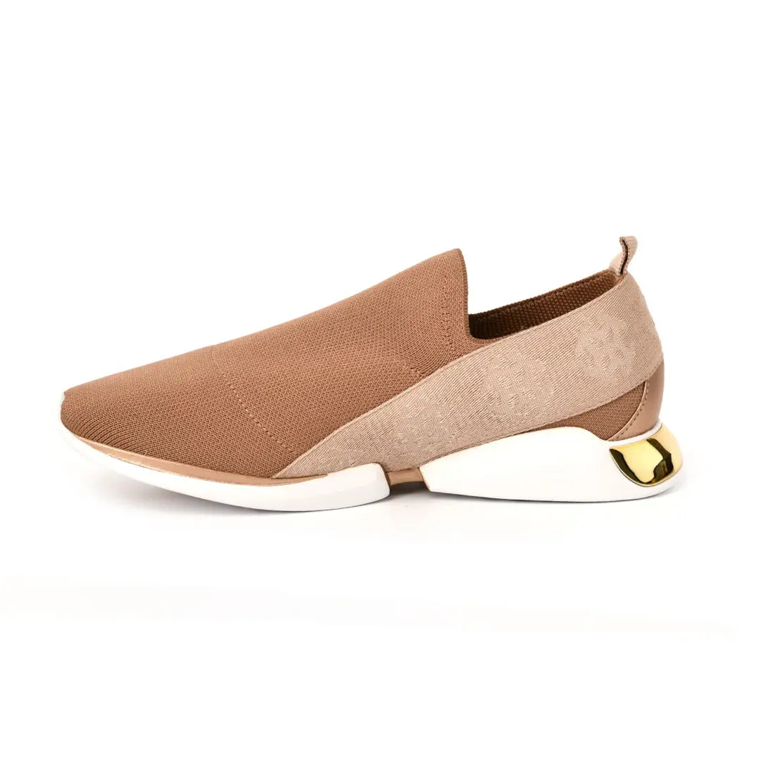 Lightweight Slip-on Knitted Sneakers