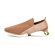 Lightweight Slip-on Knitted Sneakers