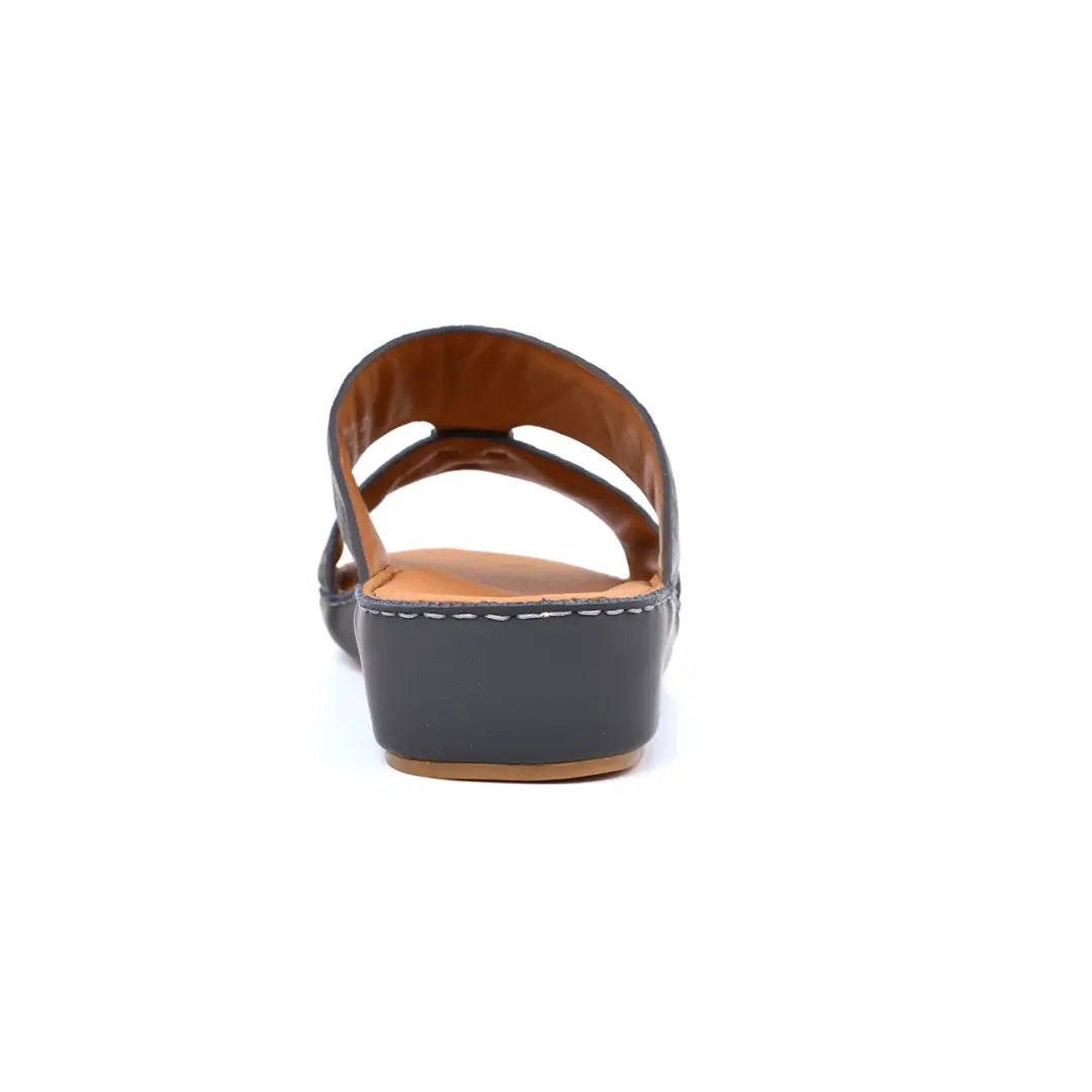 Chic Diamond Pattern Rubber Finish Arabic Sandals